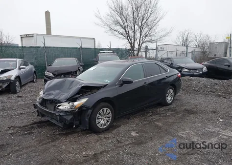 2017 Toyota Camry Se z USA, uszkodzony, nr VIN 4T1BF1FK9HU287845